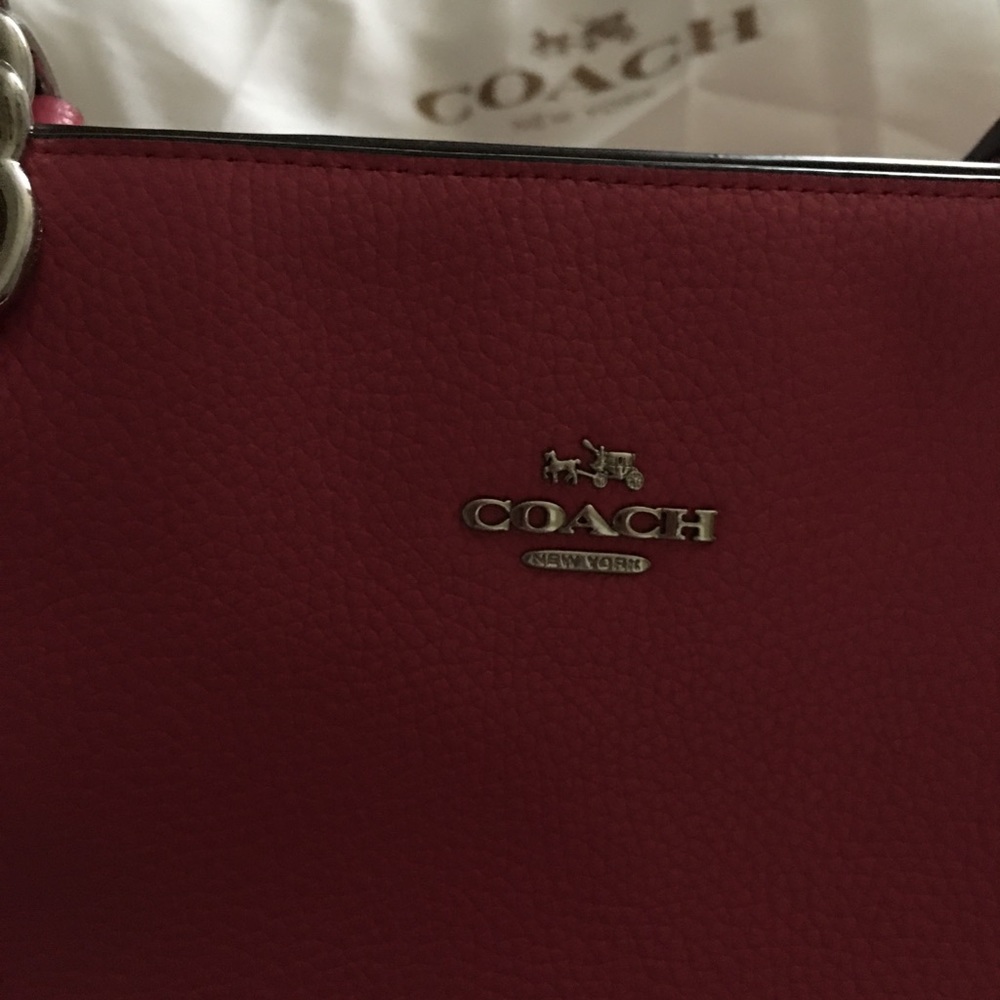 Coach purse 👛 - Picture 2 of 5
